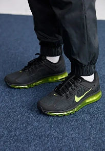 Фото № 3 с приближением к товару «‎AIR MAX 2013»