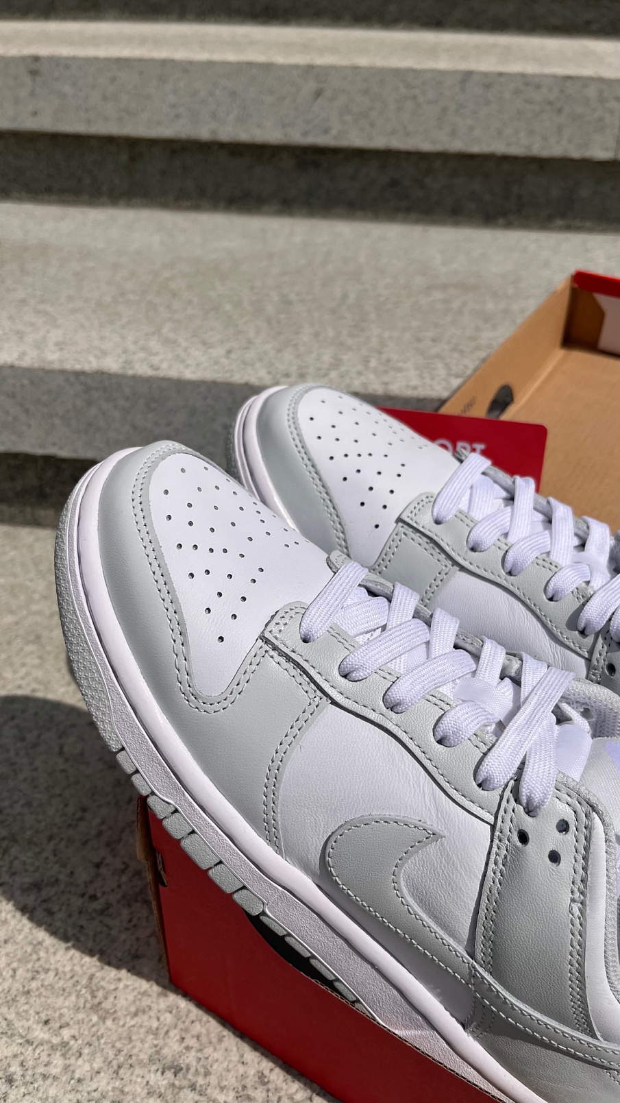 Фото № 3 с приближением к товару «‎Nike Dunk Low photon dust»