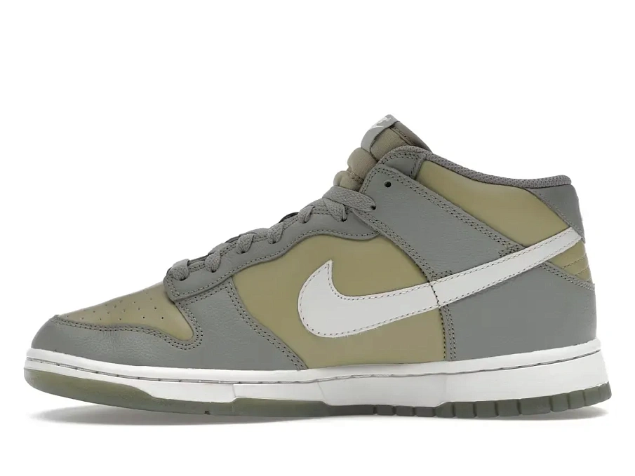 Фото № 3 с приближением к товару «‎Nike Dunk Mid»