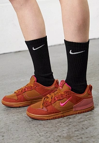 Фото № 3 с приближением к товару «‎DUNK DISRUPT 2»