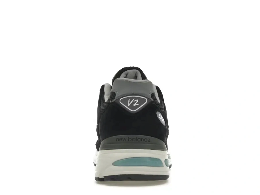 Фото № 4 с приближением к товару «‎New Balance 991v2»
