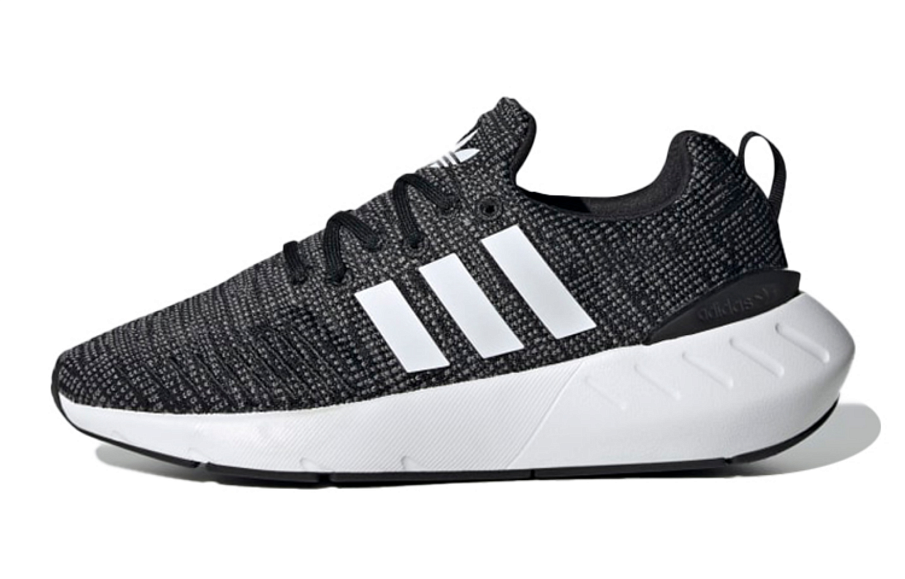Фото № 1 с приближением к товару «‎adidas originals Swift Run 22 J Running Shoes»