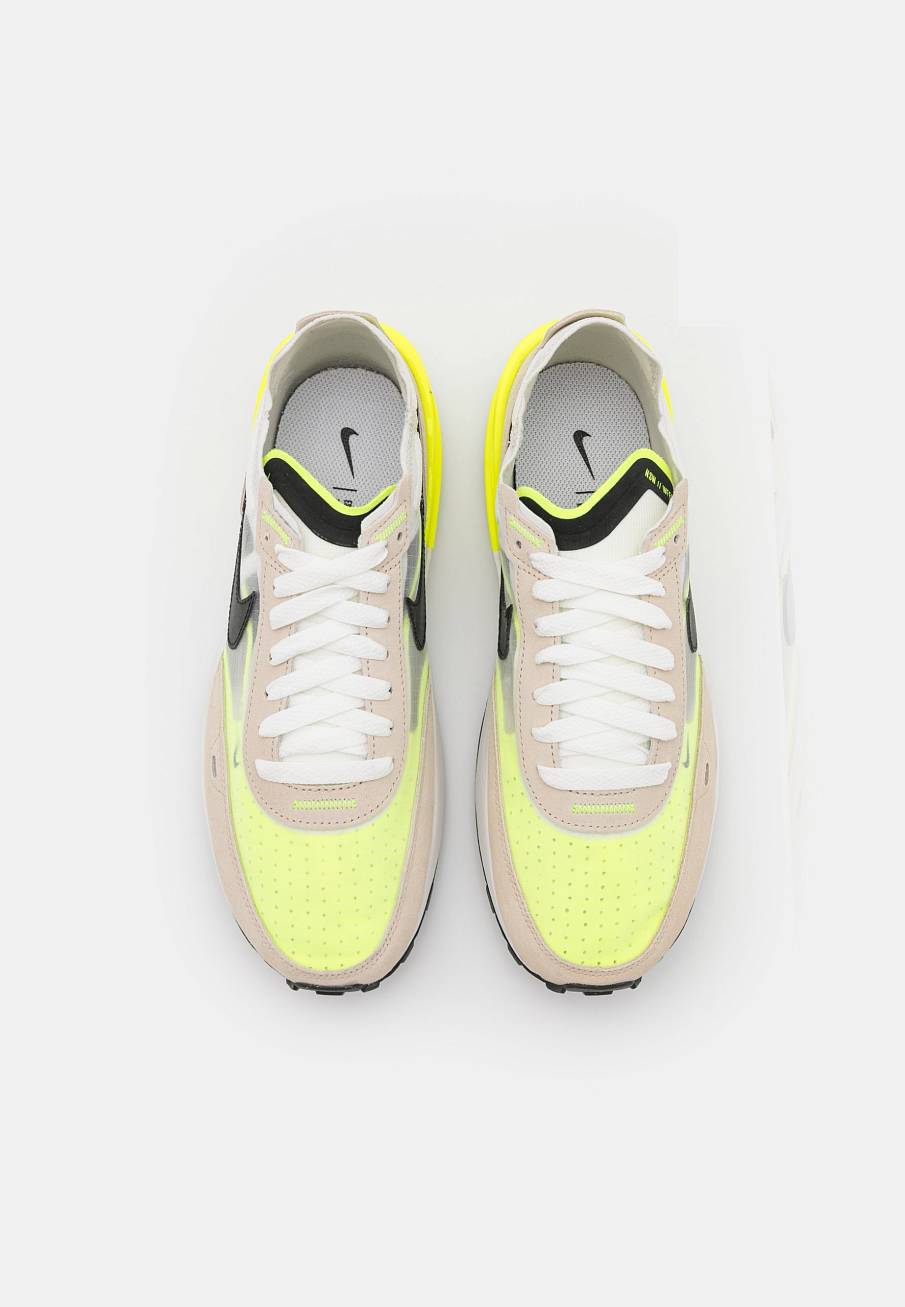 Фото № 3 с приближением к товару «‎Nike Waffle One »