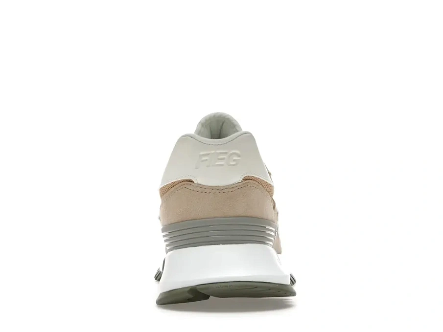 Фото № 4 с приближением к товару «‎New Balance RC 1300»