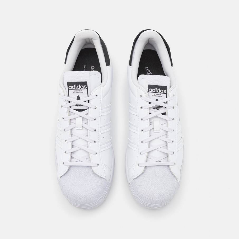 Фото № 4 с приближением к товару «‎Adidas Superstar »