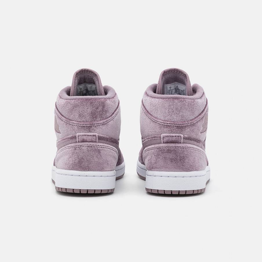 Фото № 4 с приближением к товару «‎Jordan Wmns Air 1 SE Edge »