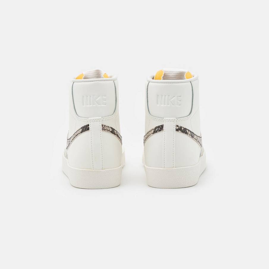 Фото № 5 с приближением к товару «‎Nike Blazer ’77 »