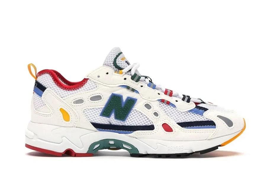 Фото № 1 с приближением к товару «‎New Balance 827 Abzorb»