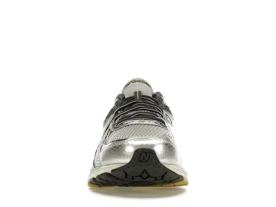 Фото № 2 с приближением к товару «‎New Balance 860v2»