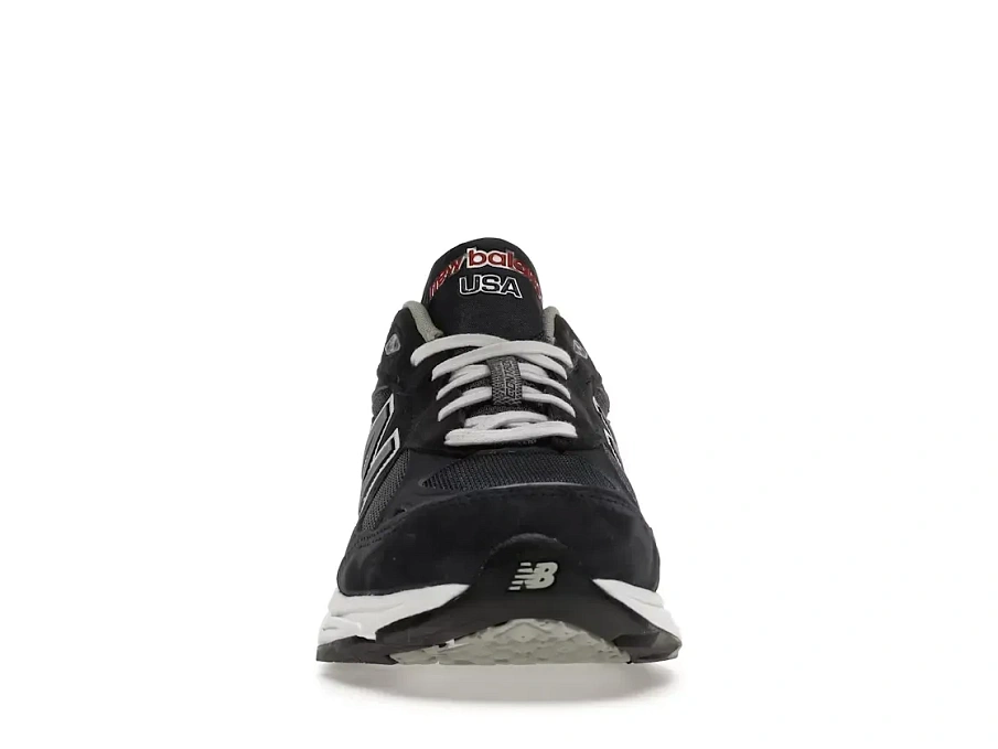 Фото № 2 с приближением к товару «‎New Balance 990v3»