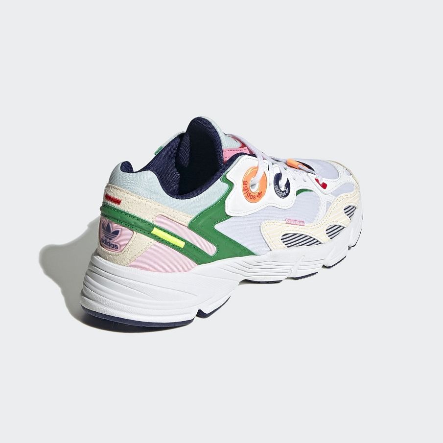 Фото № 5 с приближением к товару «‎Кроссовки Adidas SPAD111A211-A11»