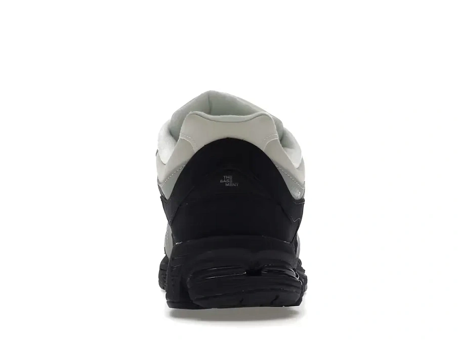 Фото № 4 с приближением к товару «‎New Balance 2002R»