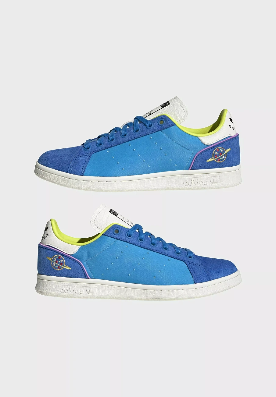 Фото № 3 с приближением к товару «‎STAN SMITH»