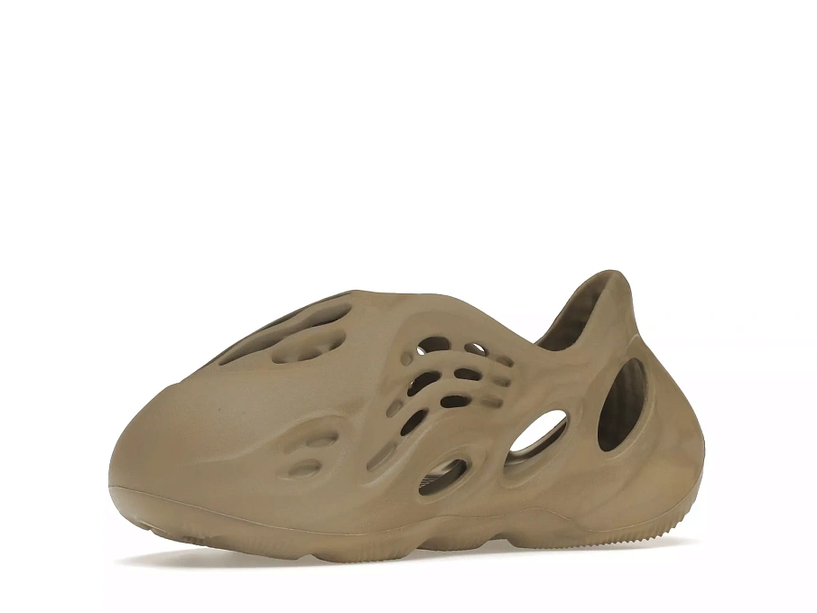 Фото № 2 с приближением к товару «‎adidas Yeezy Foam RNNR Stone Sage (Kids)»
