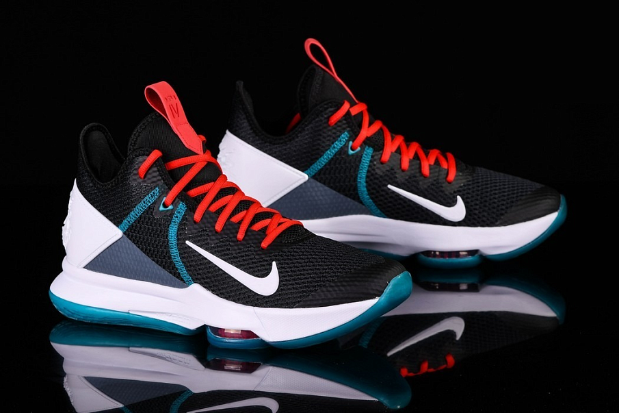 Фото № 1 с приближением к товару «‎Nike Lebron Witness IV Glass»
