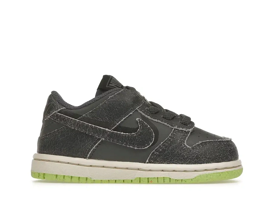 Фото № 1 с приближением к товару «‎Nike Dunk Low»