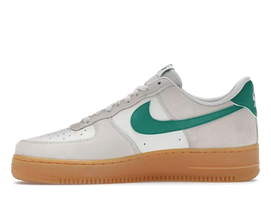 Фото № 3 с приближением к товару «‎Nike Air Force 1 Low '07 LV8»
