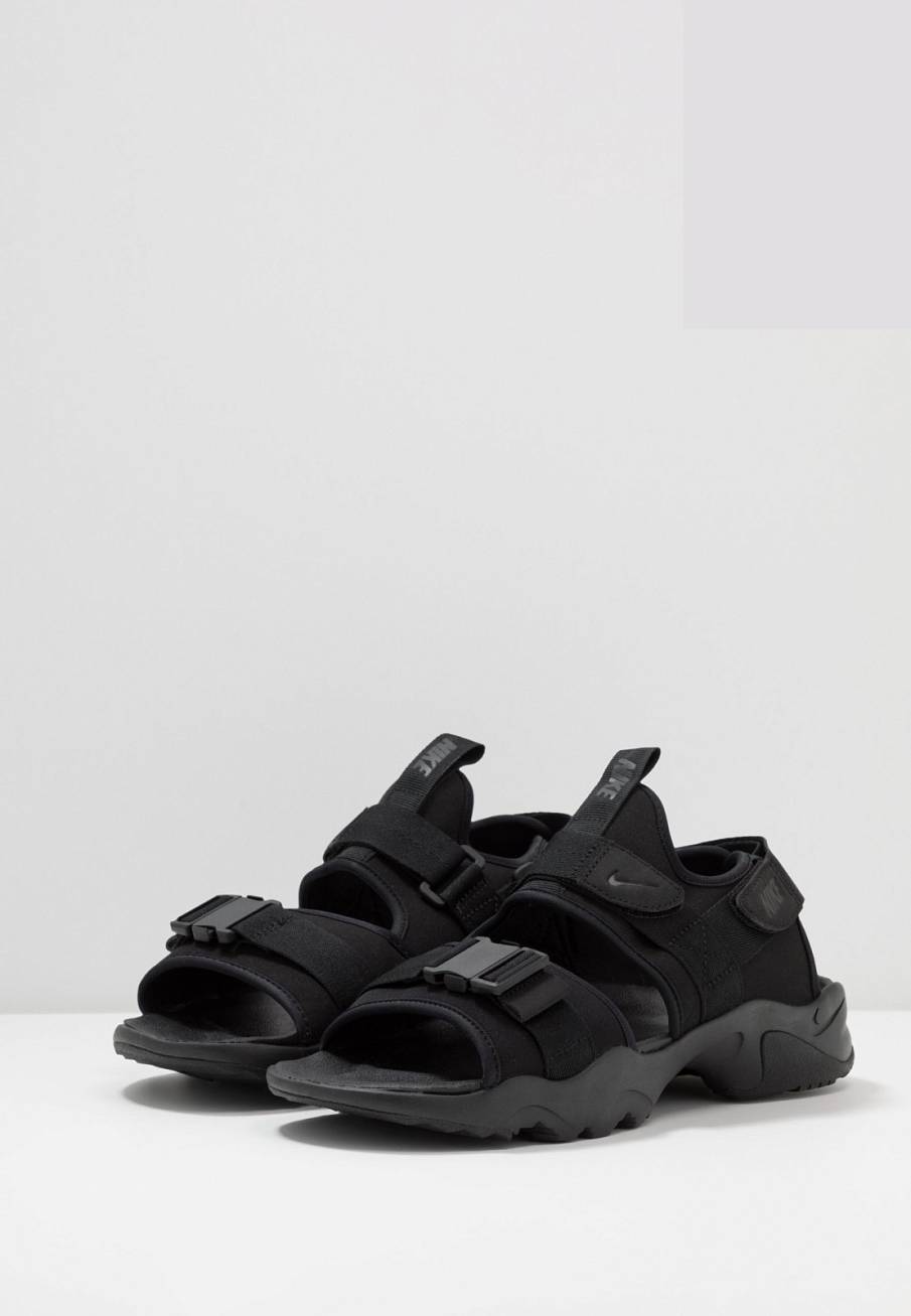 Фото № 4 с приближением к товару «‎Nike Canyon»