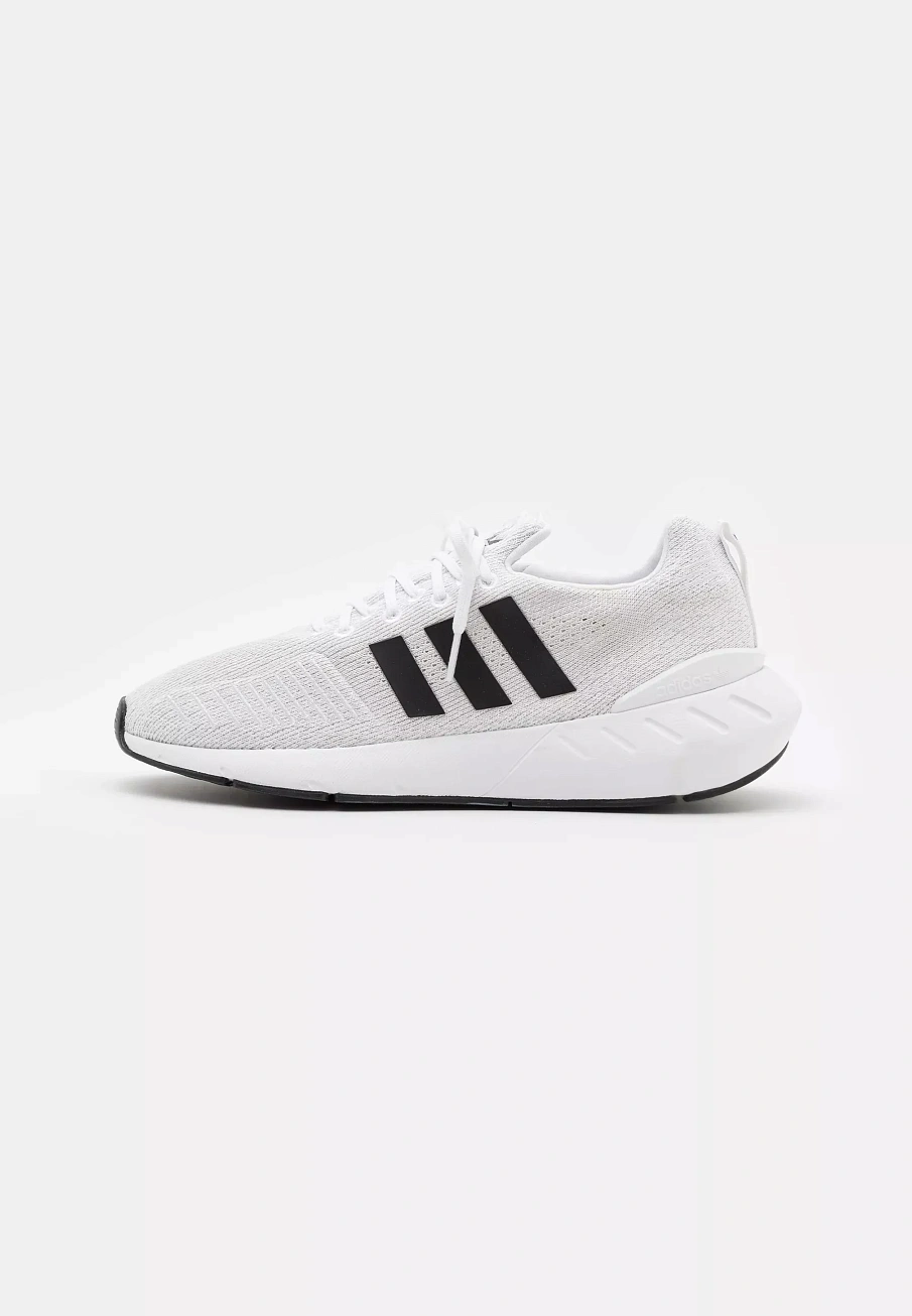 Фото № 1 с приближением к товару «‎SWIFT RUN 22 UNISEX»