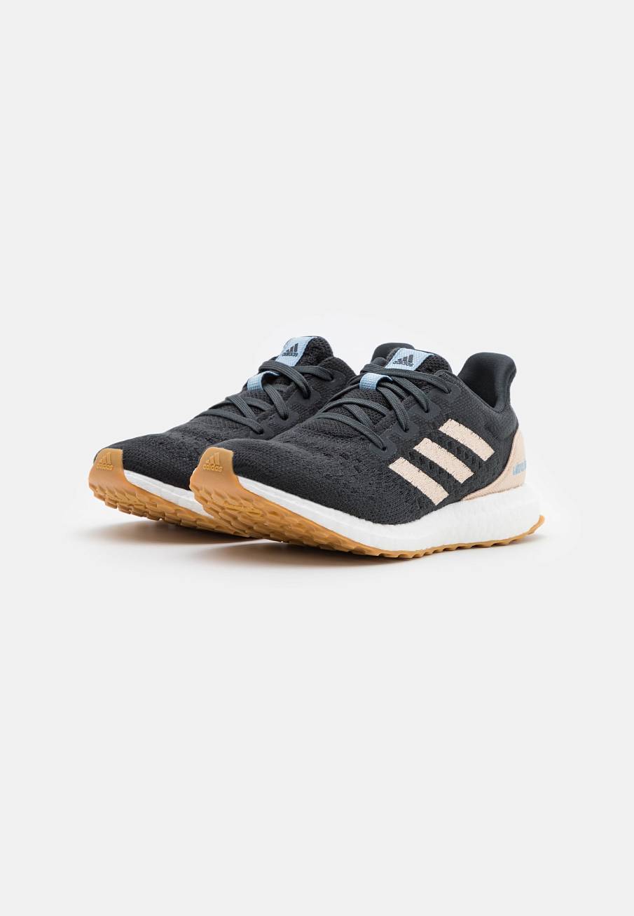 Фото № 4 с приближением к товару «‎Adidas Ultraboost »