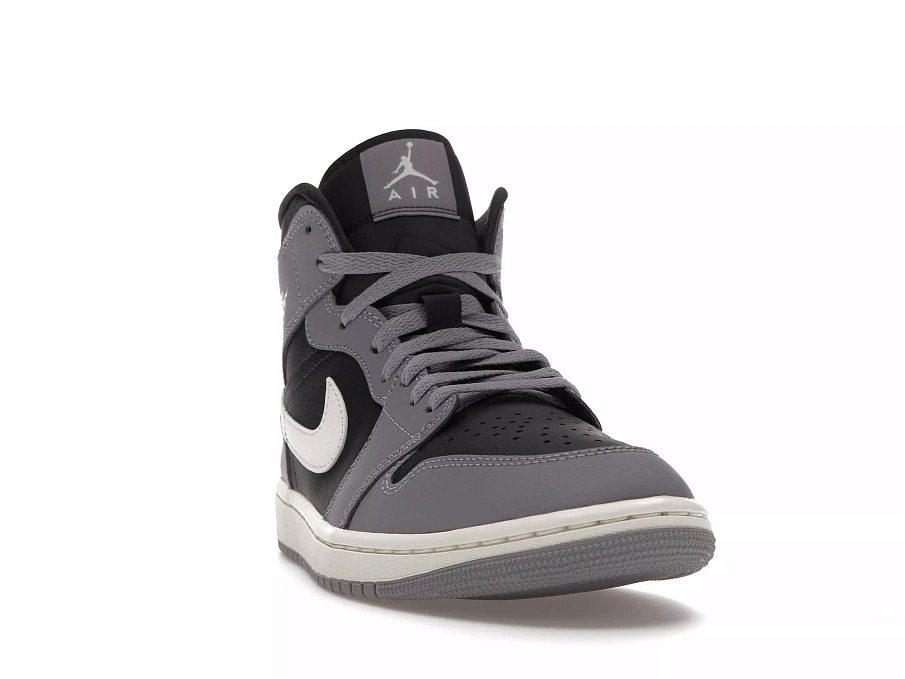 Фото № 3 с приближением к товару «‎Jordan 1 Mid Cement Grey »