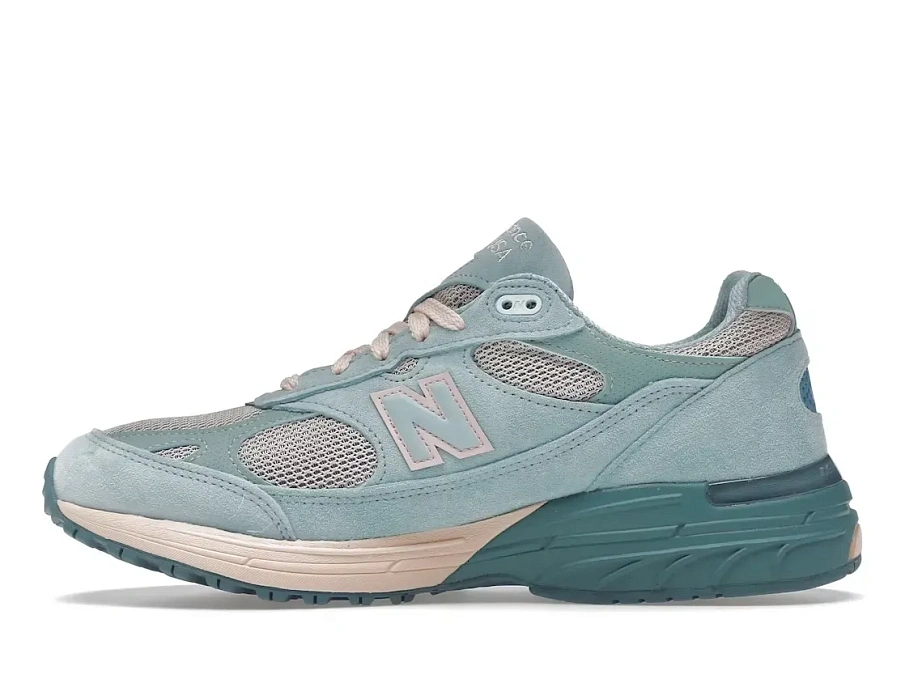 Фото № 3 с приближением к товару «‎New Balance 993»