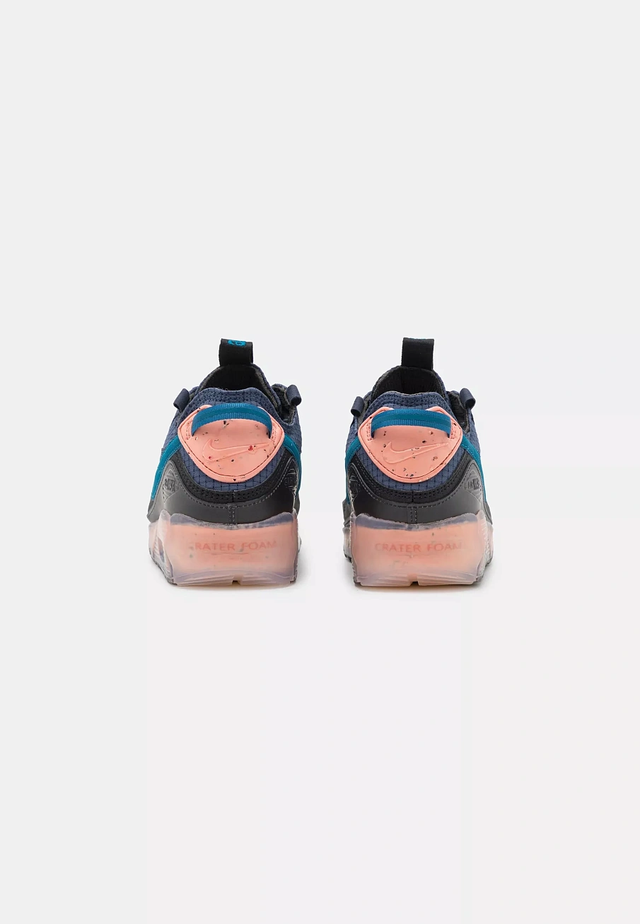 Фото № 3 с приближением к товару «‎AIR MAX TERRASCAPE 90»
