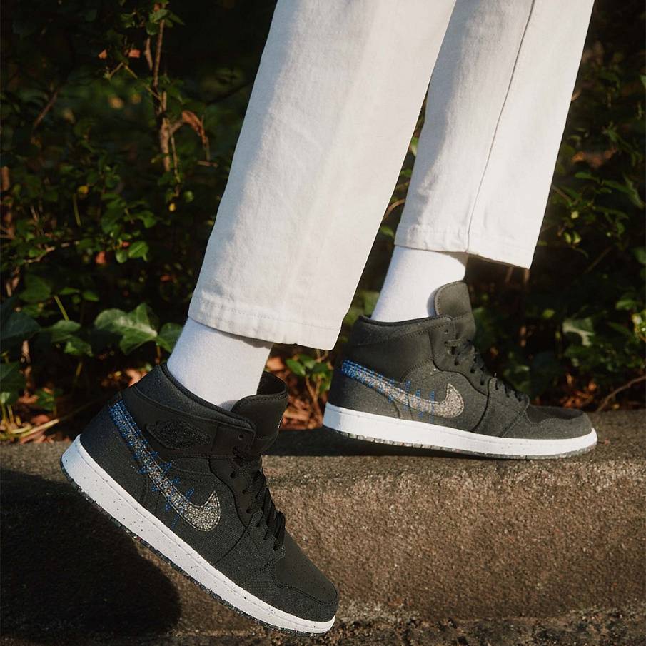 Фото № 3 с приближением к товару «‎Air Jordan 1 SE »