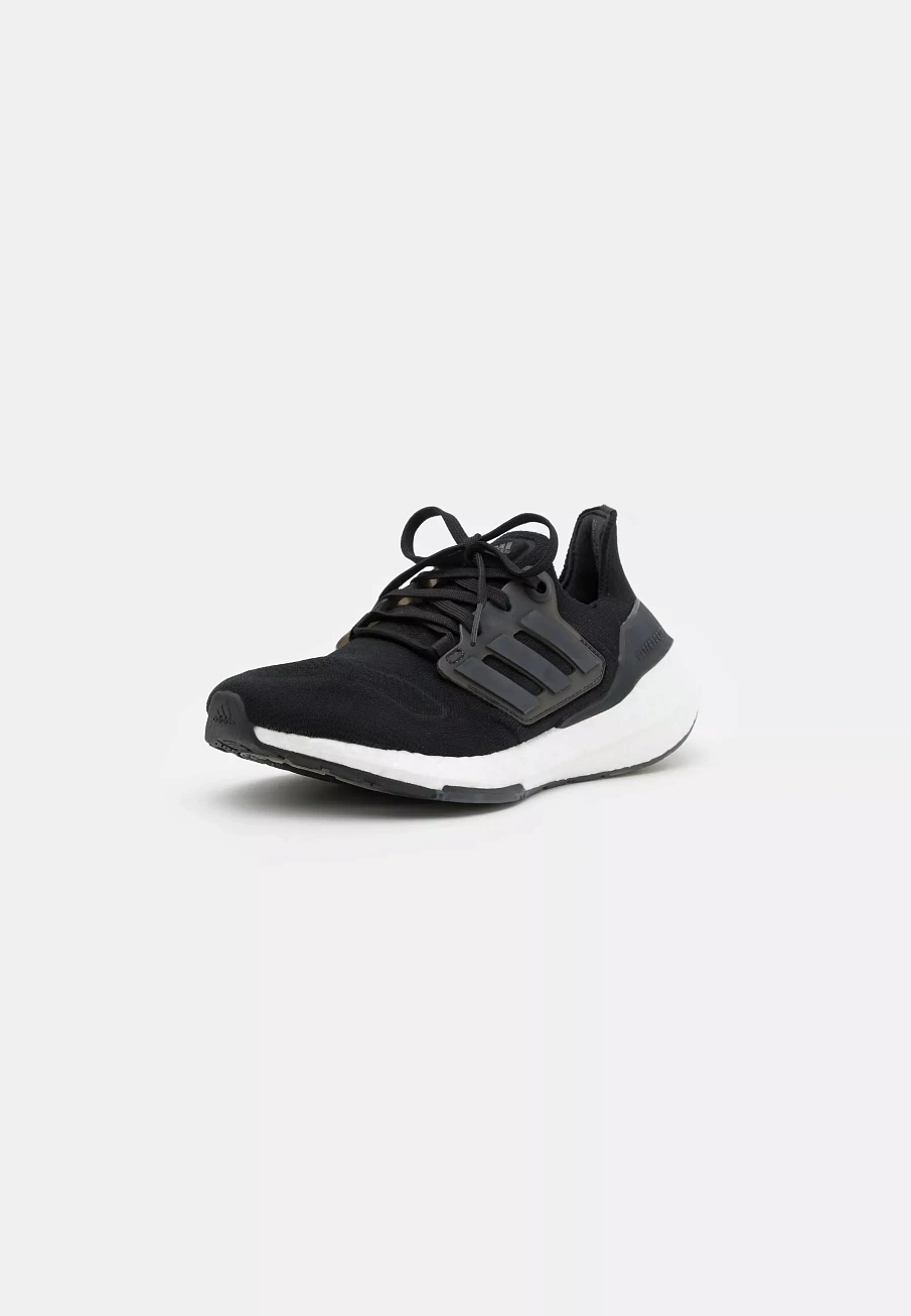Фото № 2 с приближением к товару «‎ULTRABOOST 22 »