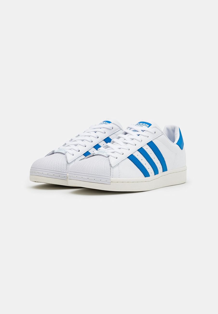 Фото № 4 с приближением к товару «‎Adidas Superstar »