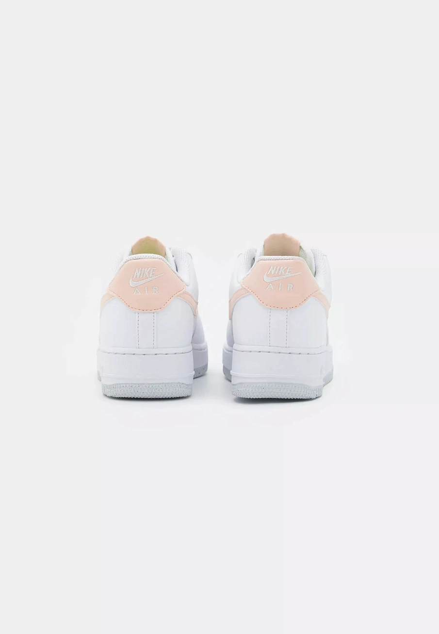 Фото № 2 с приближением к товару «‎AIR FORCE 1»