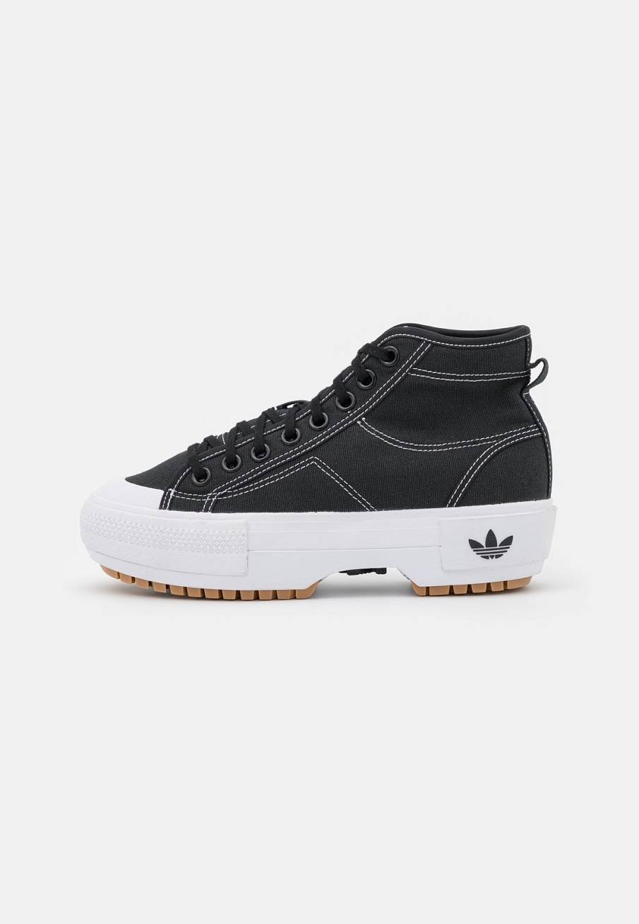 Фото № 1 с приближением к товару «‎Adidas Nizza Trek »