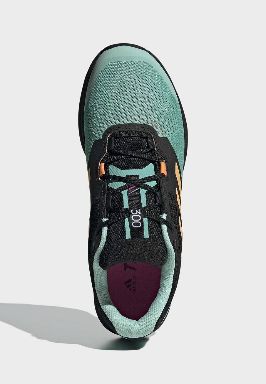 Фото № 4 с приближением к товару «‎Adidas Terrex Two »