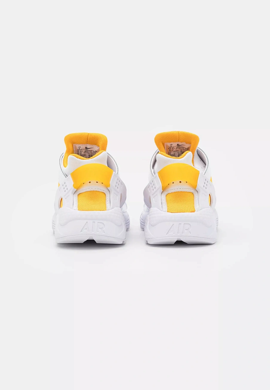 Фото № 3 с приближением к товару «‎W AIR HUARACHE ESS SNKR»