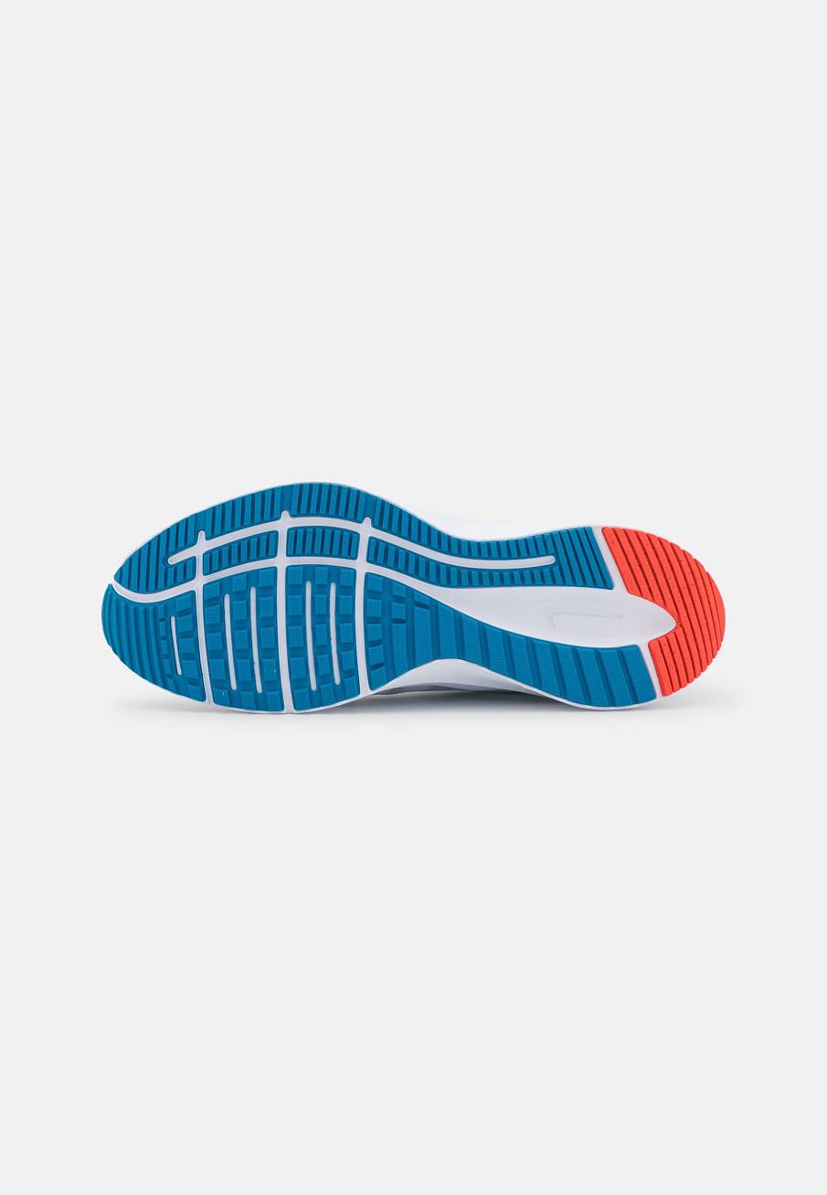 Фото № 5 с приближением к товару «‎Nike Quest 4»