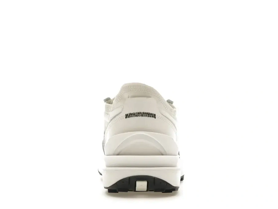 Фото № 4 с приближением к товару «‎Nike Waffle One»