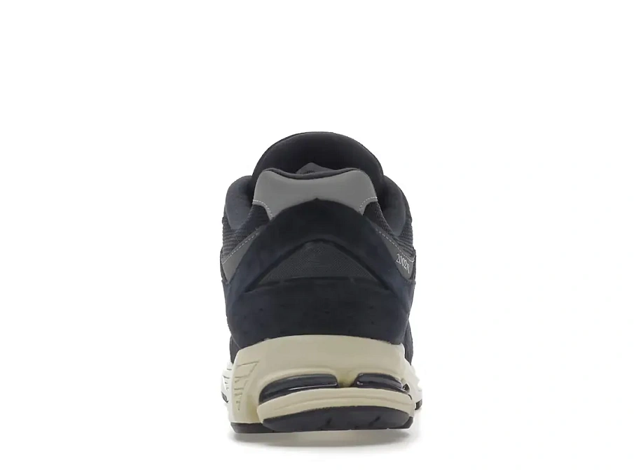Фото № 4 с приближением к товару «‎New Balance 2002R»