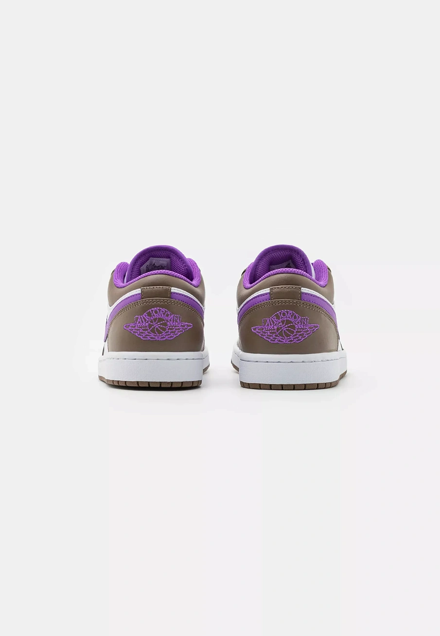 Фото № 4 с приближением к товару «‎AIR JORDAN 1»