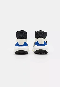 Фото № 4 с приближением к товару «‎ULTRABOOST »