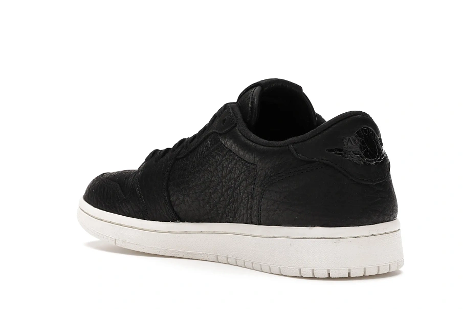 Фото № 6 с приближением к товару «‎Jordan 1 Retro Low Swooshless Black»