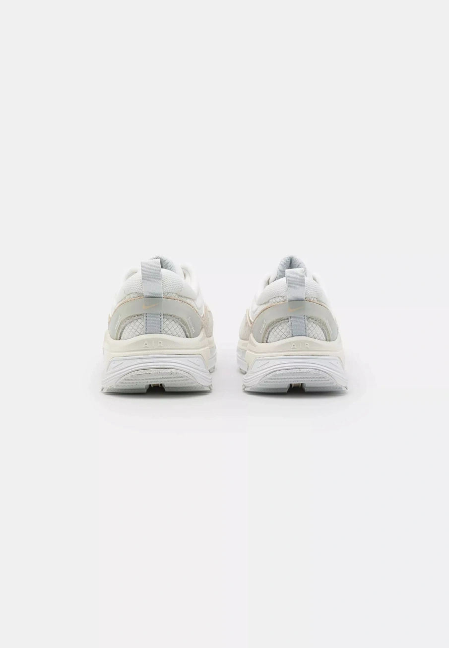 Фото № 3 с приближением к товару «‎AIR MAX BLISS LX UNISEX»
