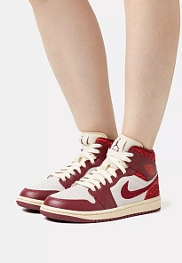 Фото № 1 с приближением к товару «‎WMNS AIR JORDAN 1 MID SE LU»