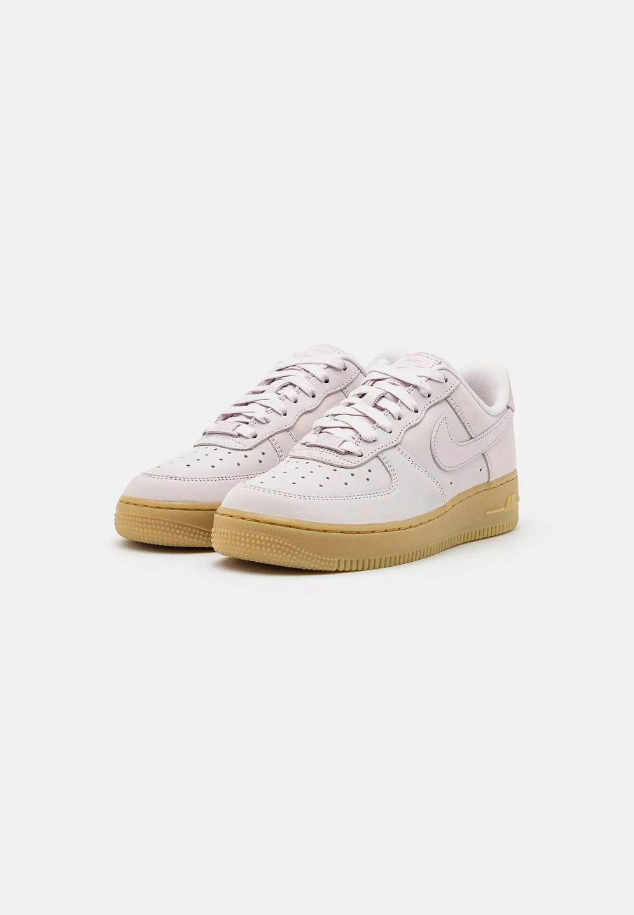 Фото № 3 с приближением к товару «‎NIKE AIR FORCE 1 PREMIUM»