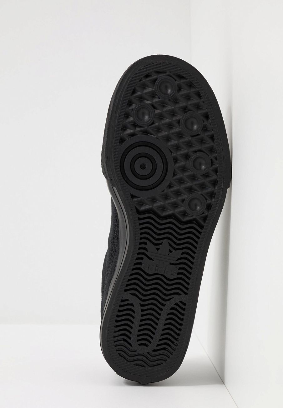 Фото № 5 с приближением к товару «‎Adidas Continental Vulcanized Skateboard Shoes »
