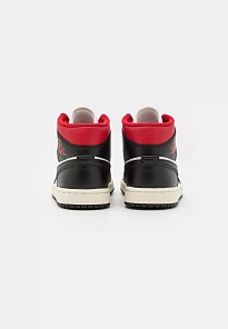 Фото № 4 с приближением к товару «‎AIR JORDAN 1 MID»