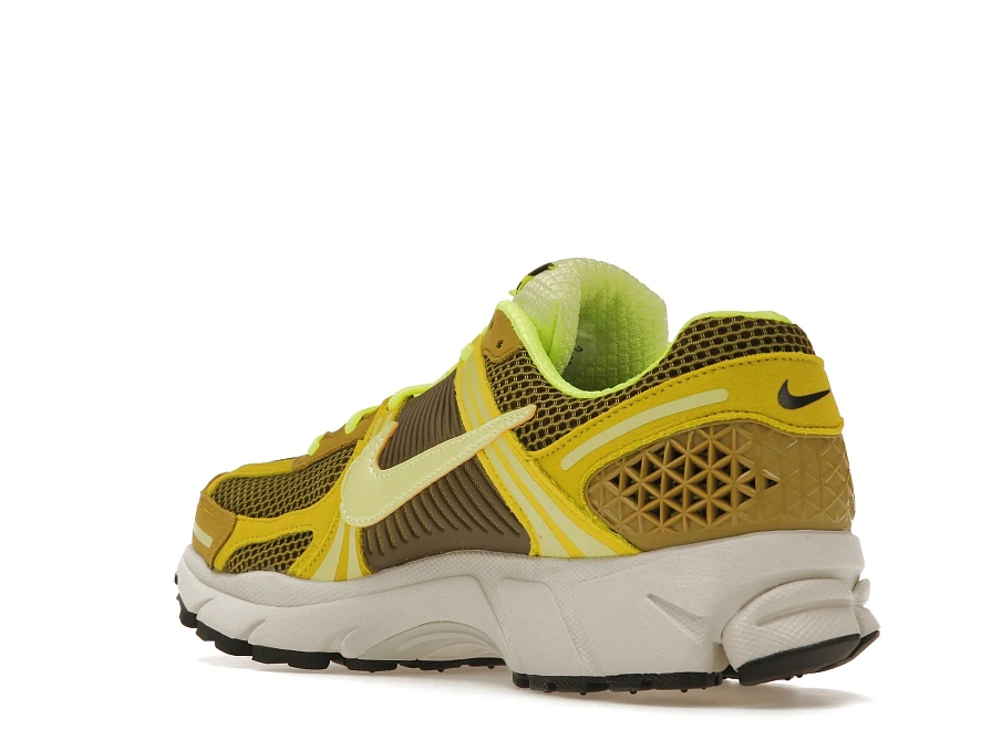 Фото № 6 с приближением к товару «‎Nike Vomero 5 Olive Flak Volt »
