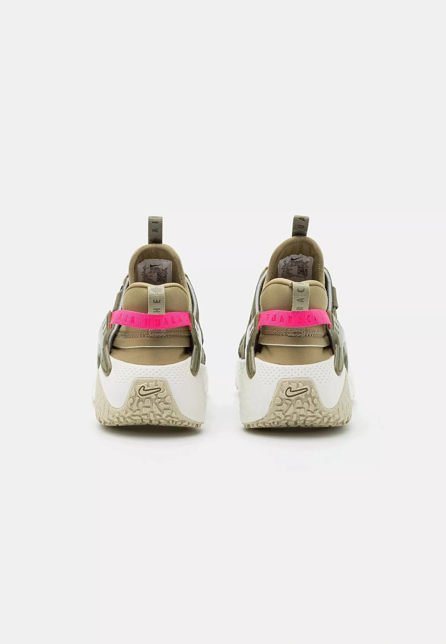 Фото № 2 с приближением к товару «‎AIR HUARACHE»