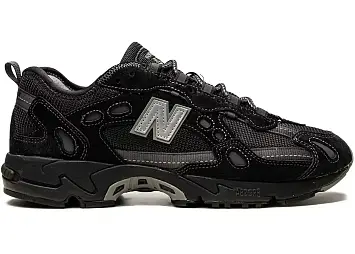 New Balance 827