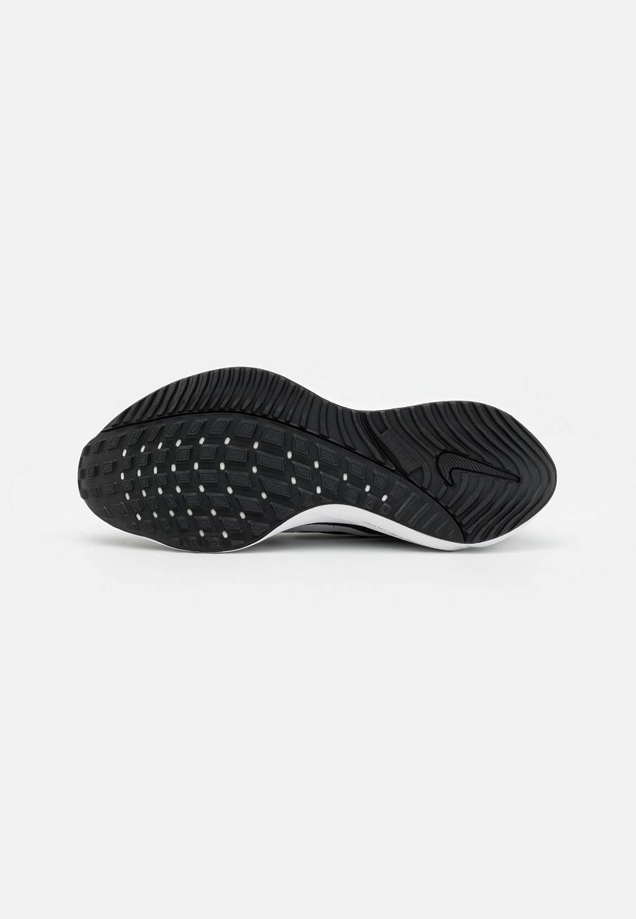 Фото № 5 с приближением к товару «‎Nike Air Zoom Vomero»