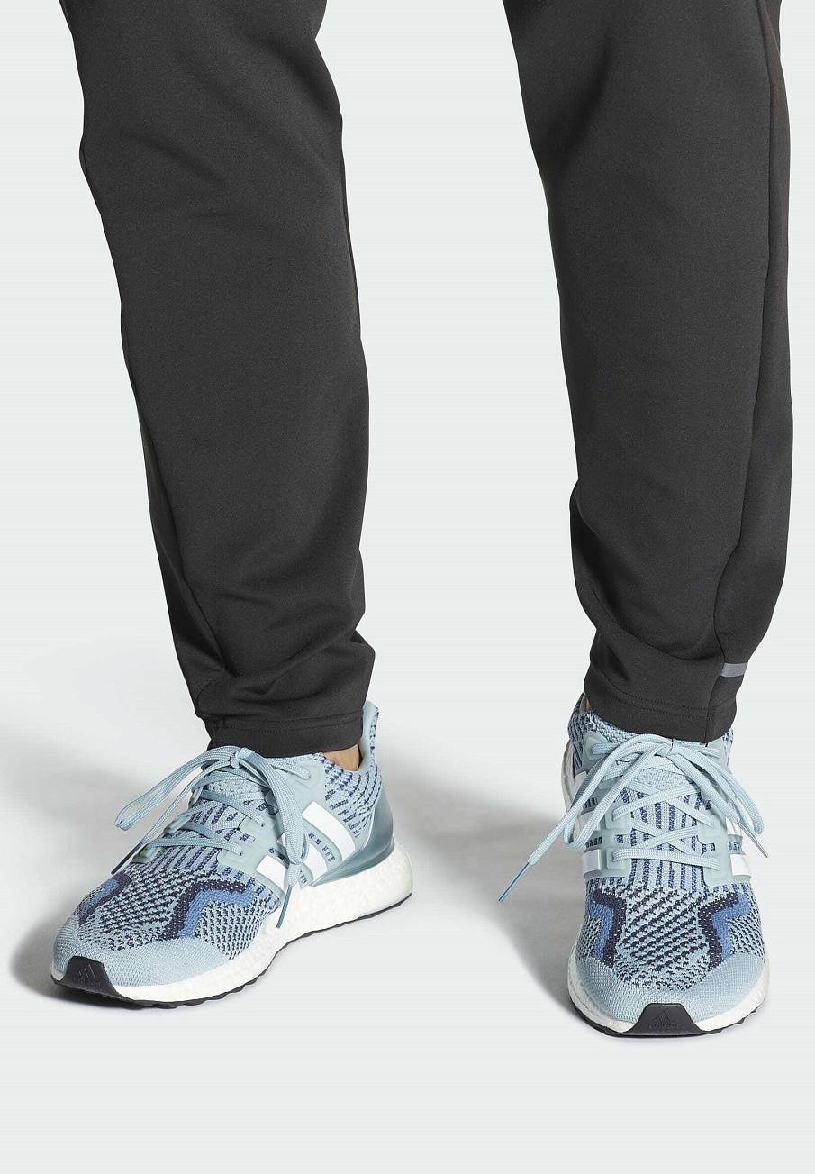 Фото № 2 с приближением к товару «‎Adidas Ultraboost 5.0 Dna»